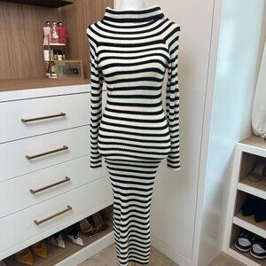 (2) FASHION NOVA DRESSES